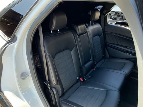 Used 2022 Ford Edge ST-Line image 20