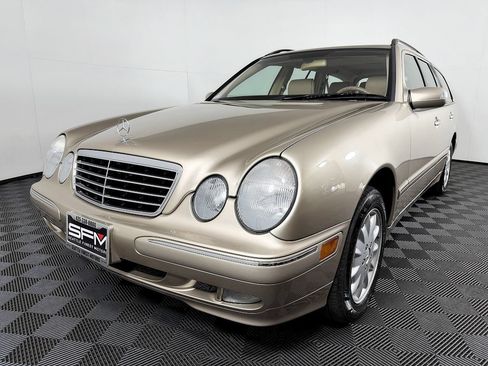 Used 2001 Mercedes-Benz E 320 4MATIC Wagon image 3