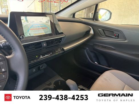Used 2026 Toyota Prius LE FWD image 17