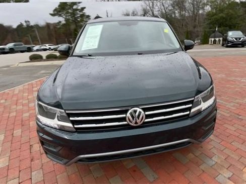 Used 2019 Volkswagen Tiguan SE image 4