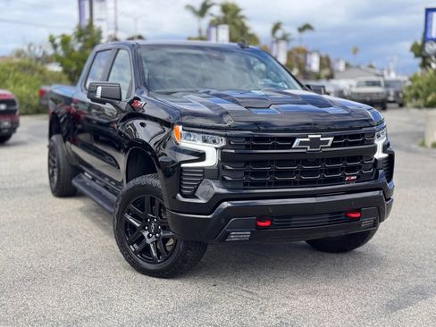 Used 2025 Chevrolet Silverado 1500 LT Trail Boss w/ LT Trail Boss Premium Package AWD/4WD image 2