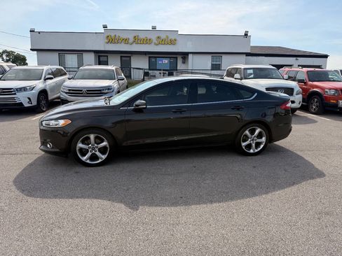 Used 2015 Ford Fusion SE w/ Equipment Group 201A FWD image 1