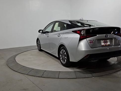 Used 2019 Toyota Prius XLE w/ Premium Convenience Package image 3