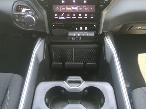 New 2026 RAM 1500 4x4 Crew Cab image 21