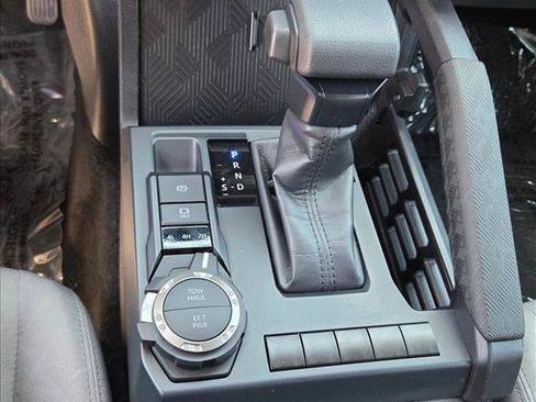 Certified 2024 Toyota Tacoma SR5 AWD/4WD image 13
