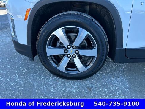 Used 2023 Chevrolet Traverse LT w/ LT Premium Package image 10