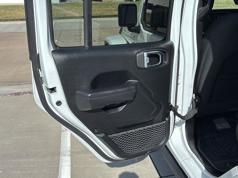 Used 2021 Jeep Gladiator Sport AWD/4WD image 43