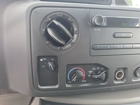 Used 2009 Ford E-250 and Econoline 250 RWD image 19