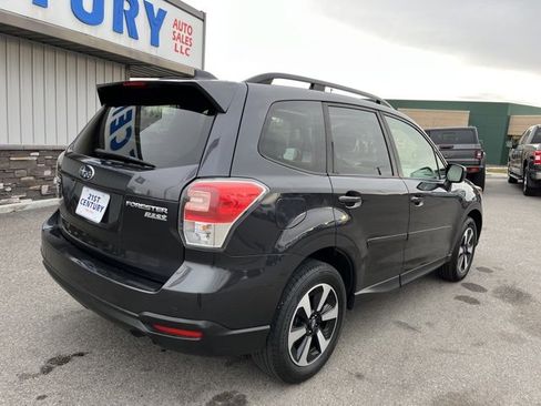 Used 2017 Subaru Forester 2.5i Premium image 11
