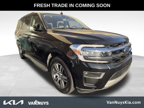 Used 2024 Ford Expedition Limited RWD image 3