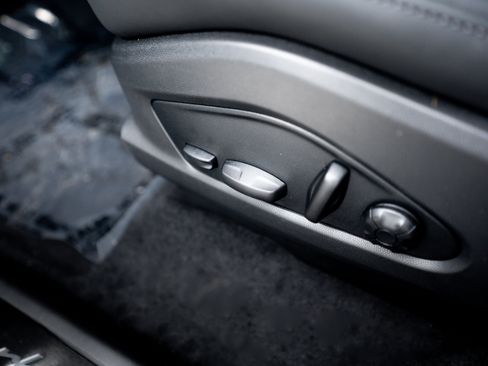 New 2025 Porsche Macan Turbo Electric image 21