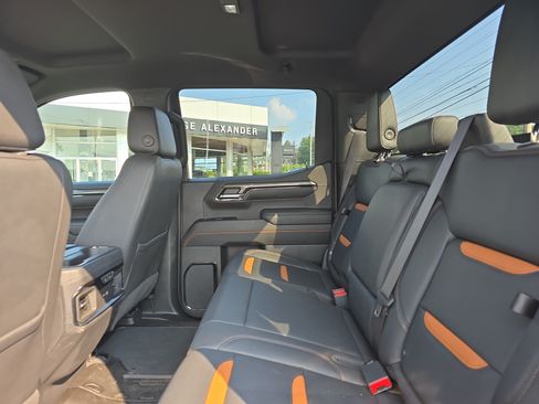 Used 2023 GMC Sierra 1500 AT4 AWD/4WD image 16
