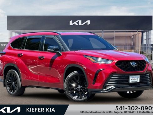 Used 2024 Toyota Highlander XSE AWD/4WD image 1