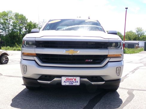 Used 2018 Chevrolet Silverado 1500 LT w/ All Star Edition AWD/4WD image 8