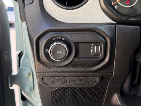 Used 2024 Jeep Wrangler Unlimited Sport AWD/4WD image 29