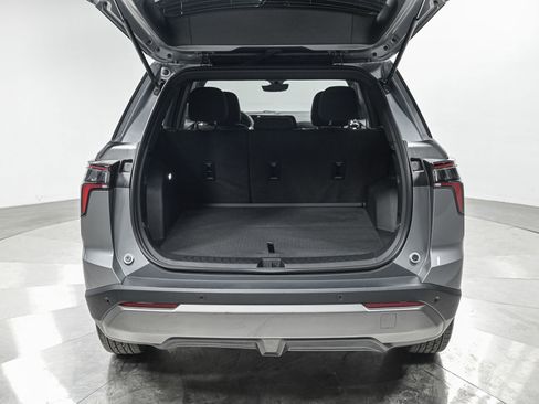 Used 2025 Chevrolet Equinox LT w/ Safety and Technology Package FWD image 6