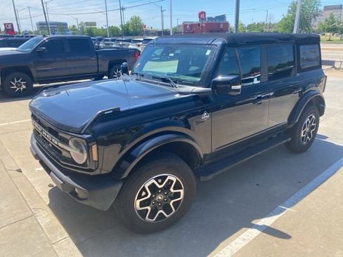 Used 2022 Ford Bronco Outer Banks AWD/4WD image 2