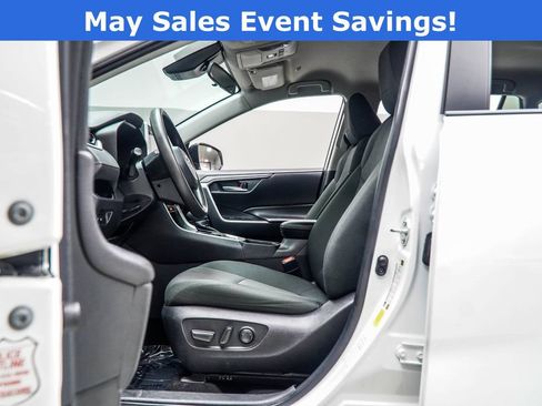 Used 2024 Toyota RAV4 XLE AWD/4WD image 37