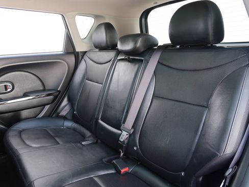 Used 2016 Kia Soul ! w/ Premium Package FWD image 31