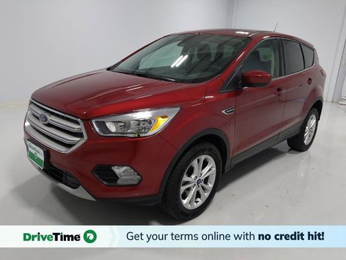 Used 2019 Ford Escape SE image 1