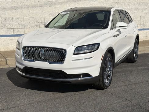 Used 2022 Lincoln Nautilus Reserve w/ Equipment Group 201A image 3