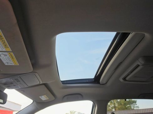 Used 2018 Honda Pilot Touring image 26
