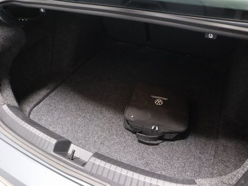 Used 2021 Volkswagen Jetta SE w/ SE Cold Weather Package image 15