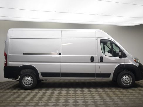 New 2026 RAM ProMaster 2500 w/ Convenience Group FWD image 4