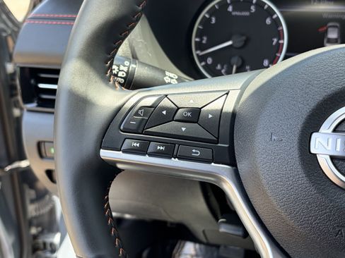 Used 2025 Nissan Sentra SR FWD image 29