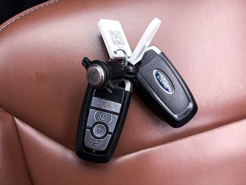 Used 2022 Ford Maverick Lariat w/ Lariat Luxury Package FWD image 33