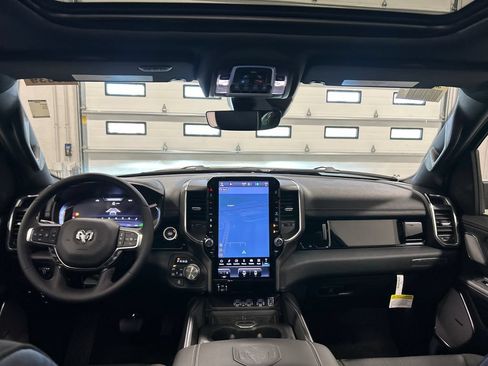 New 2026 RAM 1500 Laramie AWD/4WD image 29
