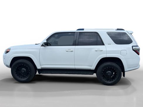 Used 2019 Toyota 4Runner SR5 image 2
