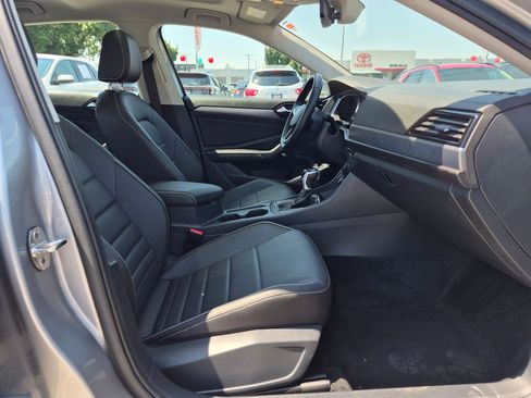 Used 2024 Volkswagen Jetta SE w/ Panoramic Sunroof Package FWD image 30