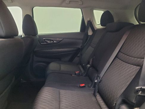 Used 2017 Nissan Rogue S AWD/4WD image 18