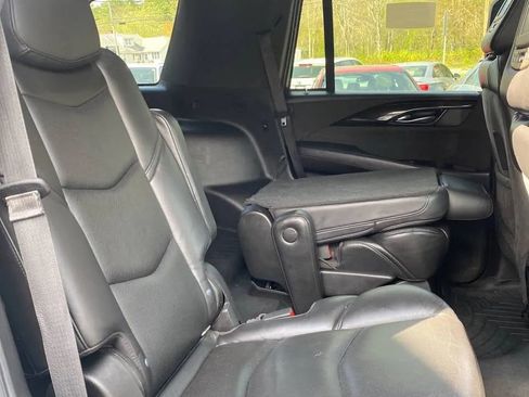 Used 2019 Cadillac Escalade Platinum AWD/4WD image 34