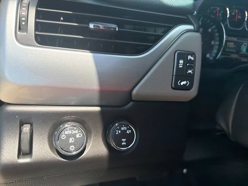 Used 2016 Chevrolet Tahoe LT w/ Luxury Package AWD/4WD image 17