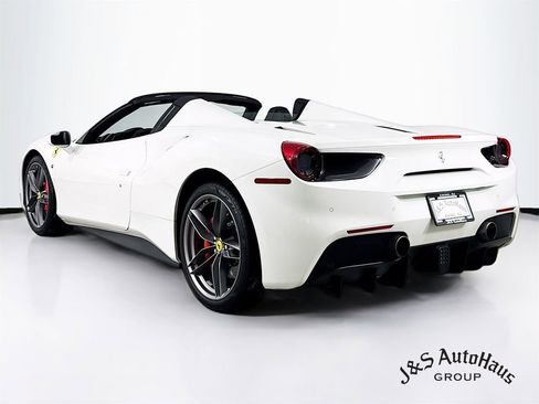 Used 2018 Ferrari 488 Spider image 5
