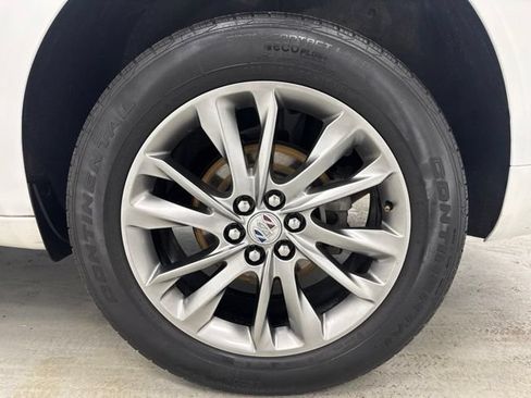 Used 2023 Buick Enclave Avenir AWD/4WD image 40