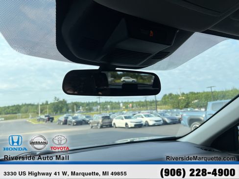 Used 2025 Nissan Rogue SV AWD/4WD image 19