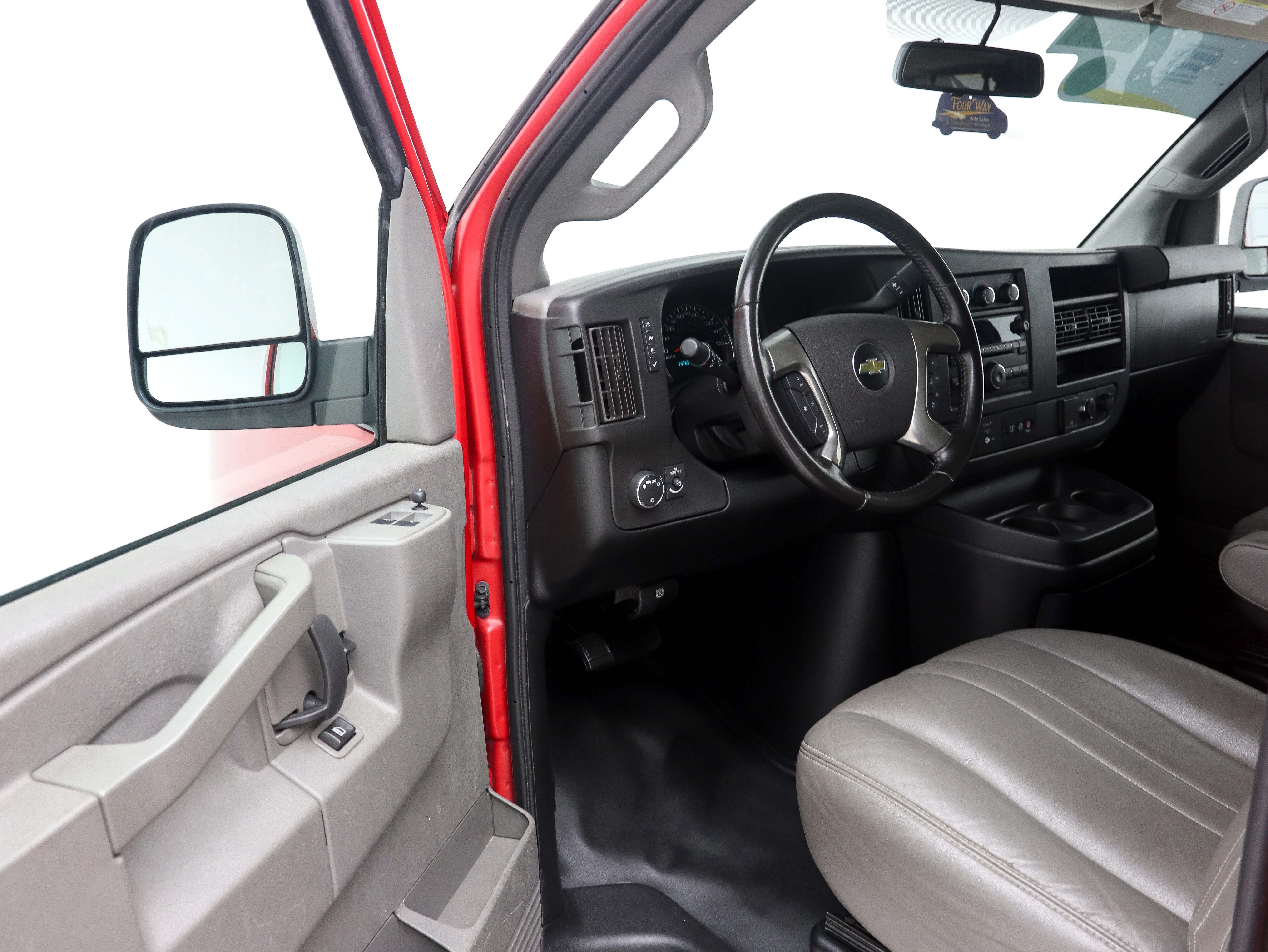 Used 2019 Chevrolet Express 3500 LS RWD image 19