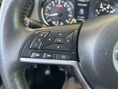 Used 2017 Nissan Rogue SV AWD/4WD image 60
