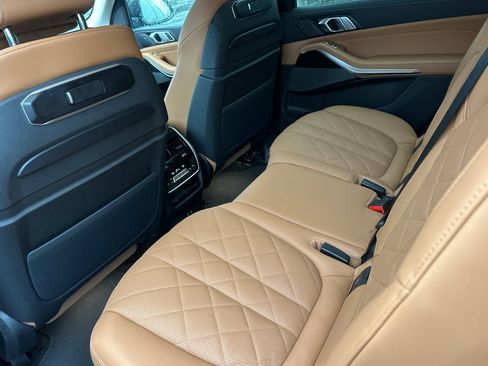 Certified 2025 BMW X7 xDrive40i image 15