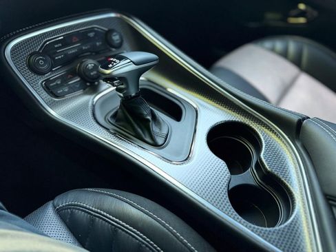 Used 2019 Dodge Challenger SRT Hellcat RWD image 19