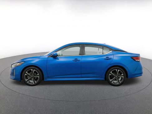 Used 2025 Nissan Sentra SV FWD image 5