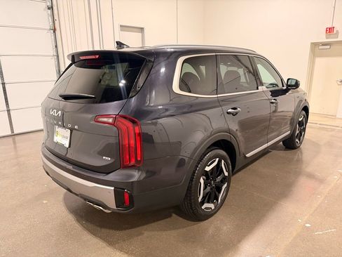 Used 2025 Kia Telluride S image 5