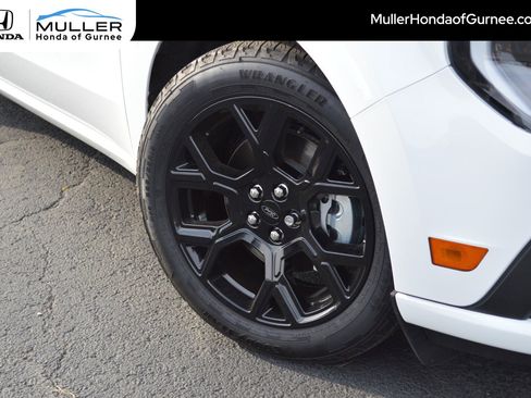 Used 2025 Ford Maverick Lobo image 3