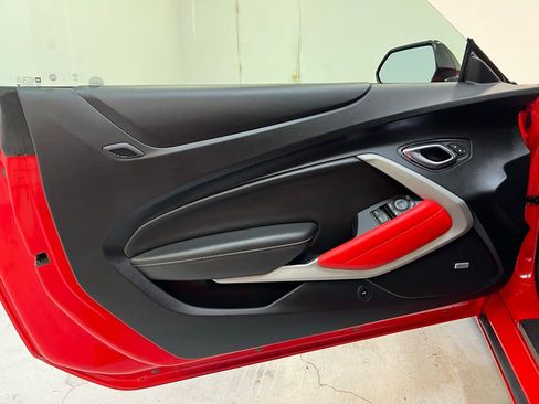 Used 2021 Chevrolet Camaro LT w/ Technology Package RWD image 14
