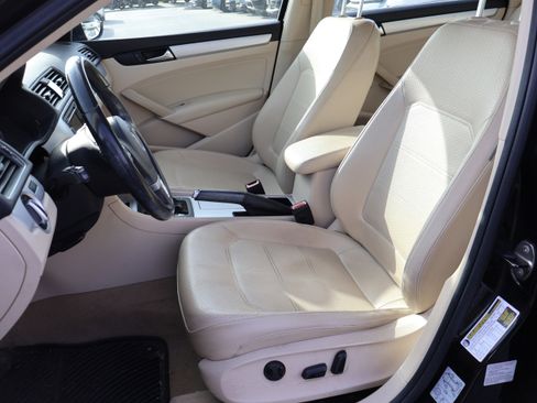 Used 2012 Volkswagen Passat 2.5 SE image 38