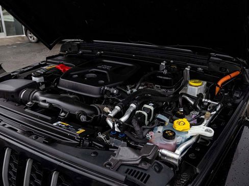 Used 2023 Jeep Wrangler Unlimited Sahara w/ Cold Weather Group image 29