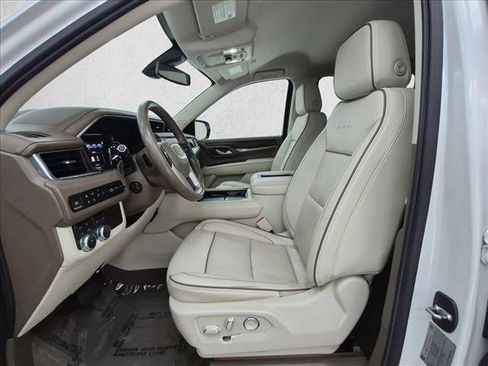 Used 2021 GMC Yukon XL Denali AWD/4WD image 16